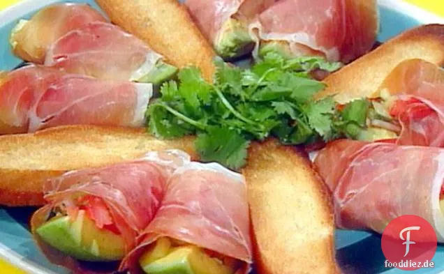 Verkleidete Avocados mit Serrano-Schinken