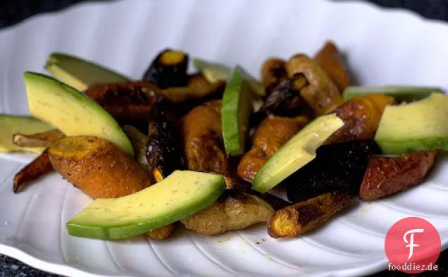 Gerösteter Karotten-Avocado-Salat