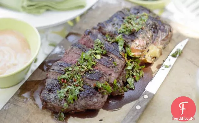 Seared steak mit chimichurri-dressing