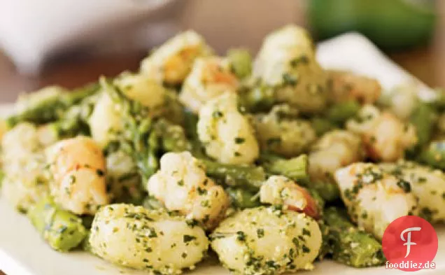 Gnocchi mit Garnelen, Spargel und Pesto