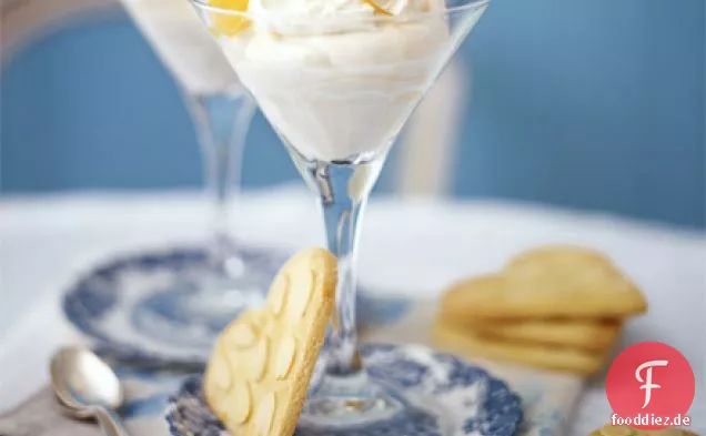 Citrus Burst syllabub mit Mandelherz Cookies