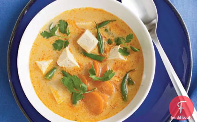 Feurige Tofu-Kokos-Curry-Suppe