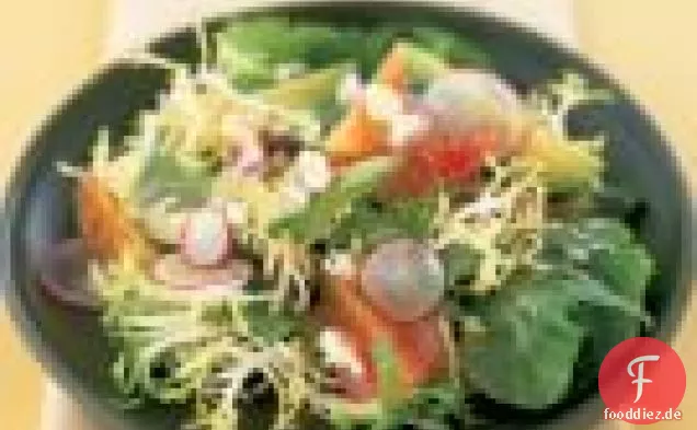 Mesclun-Salat Mit Radieschen, Avocado Und Blutorangen