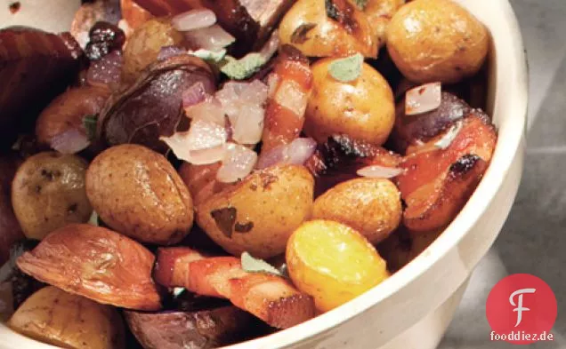 Bratkartoffeln mit Speck, Zwiebeln und Salbei