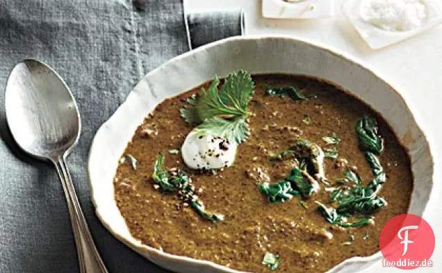 Curry-Linsensuppe mit Joghurt und Koriander