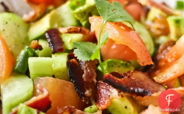 Speck Avocado Salat mit Speck tropft Dressing