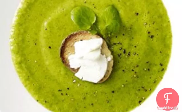 Brunnenkresse-Sellerie-Suppe mit Ziegenkäse-Croutons