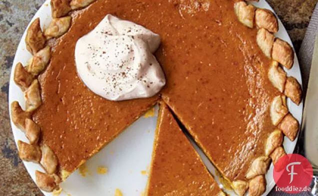 Kürbiskuchen mit Vanille-Schlagsahne