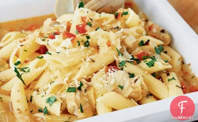 Venusmuschel und Paprika Penne