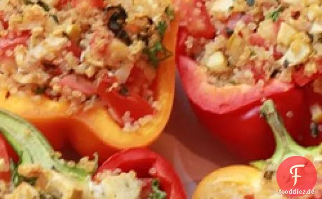 Vegetarische gefüllte rote Paprika