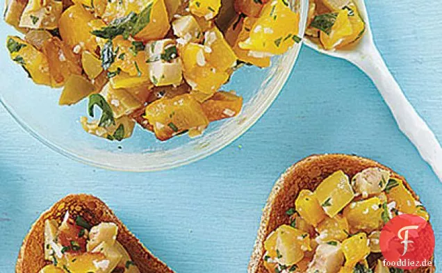 Gerösteter Pfeffer, Parmesan und Oliven Crostini