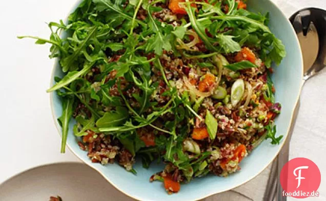 Roter Reis-Quinoa-Salat mit Orange und Pistazien