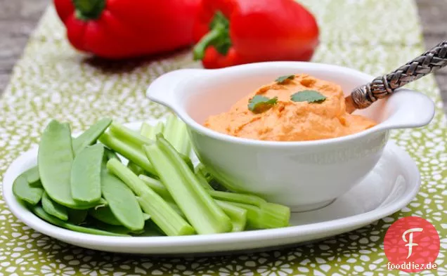 Gerösteter Paprika Hummus und Gemüse