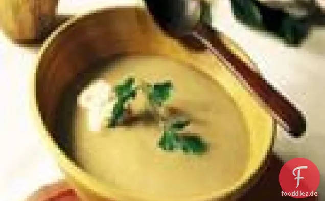 Rauchige Auberginensuppe mit roter Pfeffercreme