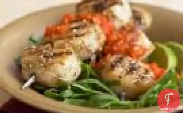 Kalk-weiße Pfeffer-Jakobsmuscheln mit Paprika-Sauce