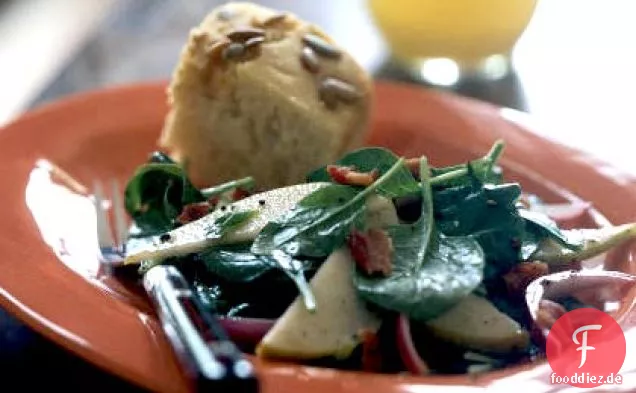 Spinat-Birnen-Salat mit Honig-Speck-Vinaigrette