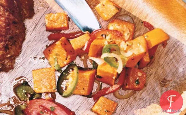 Gerösteter Süßkartoffelsalat mit roter Paprika