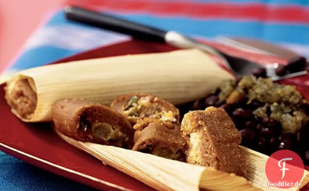 Ziegenkäse Tamales mit Oliven und Rosinen