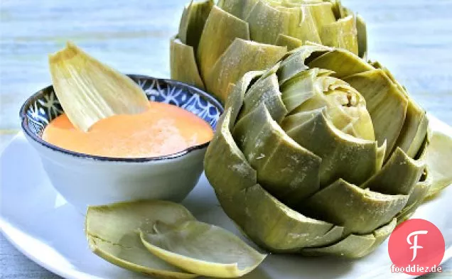Geröstete Paprika Aioli und gedämpfte Artischocken