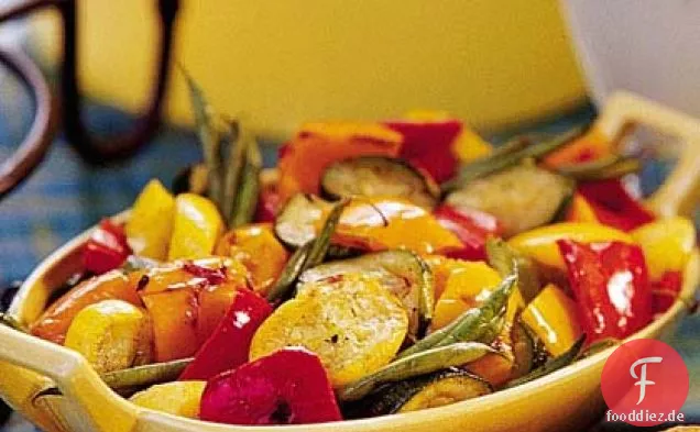 Gegrillter marinierter Gemüsesalat