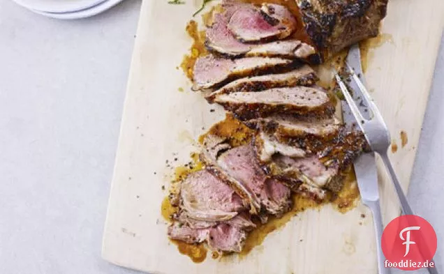 Gegrilltes griechisches Lamm mit tzatziki