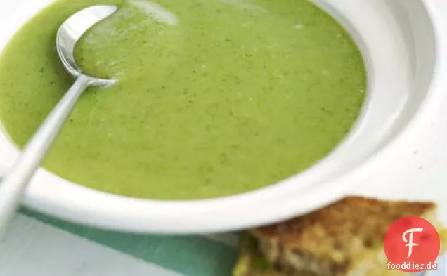 Broccoli-Suppe mit Käse-toasties