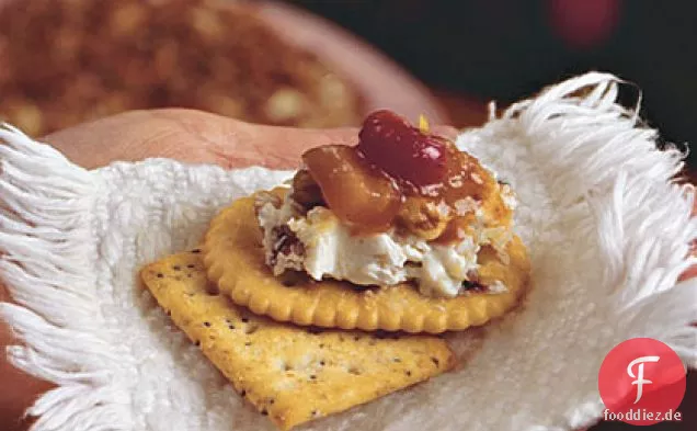 Ananas-Nuss-Käse Mit Cranberry-Chutney