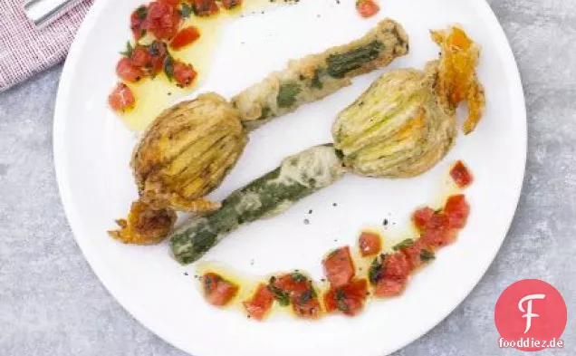 Gefüllte Zucchiniblüten