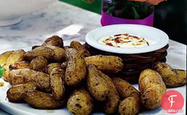 Gebratene neue Kartoffeln mit Chili-crème fraîche