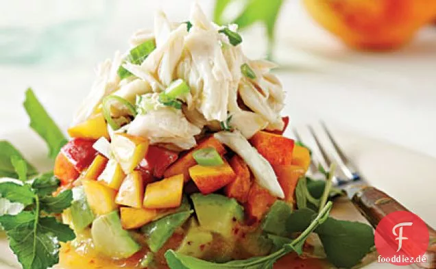 Krabbensalat mit Pfirsichen und Avocados