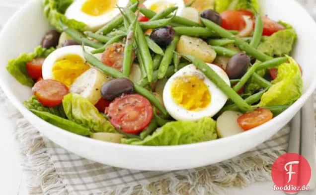 Sommersalat mit Sardellen-Dressing