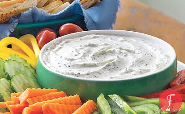 Cremiger Dill-Dip mit Pita-Chips