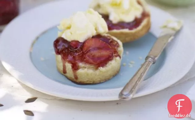 Eton mess scones