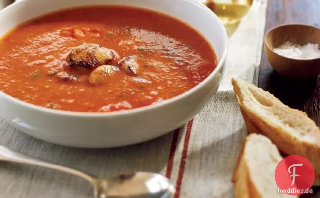 Geröstete rote Pfeffersuppe mit gebratenen Jakobsmuscheln