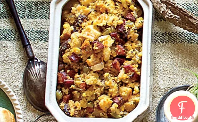 Geräuchertes Austern-Andouille-Dressing