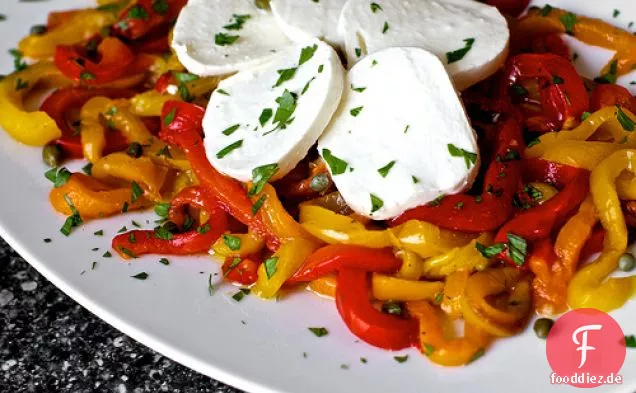 Geröstete Paprika Mit Kapern Und Mozzarella