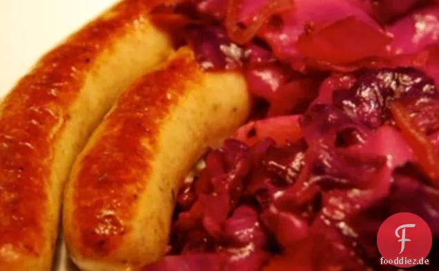 Sautierter Rotkohl mit Zwiebeln, Knoblauch und Sardellen