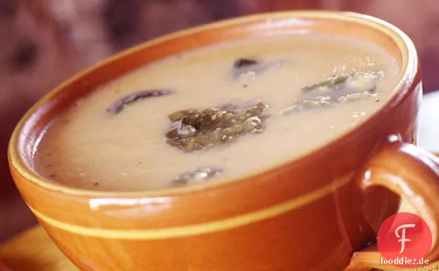Mais-Poblano-Suppe mit Salsa Verde