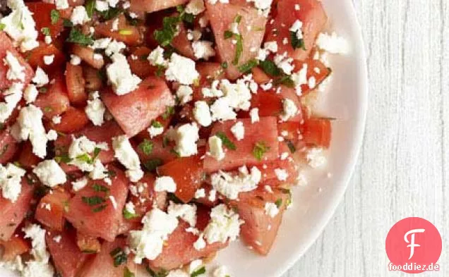 Tomaten-, Wassermelonen- & Feta-Salat mit Minzdressing