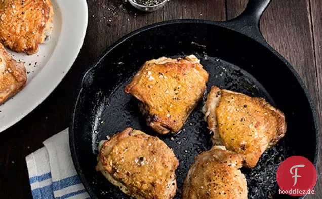 Perfekte Pan-gebratene Hähnchenschenkel