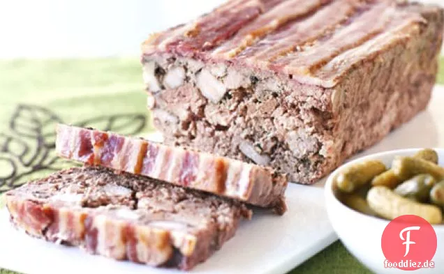 Land terrine mit schwarzem Pfeffer & Thymian