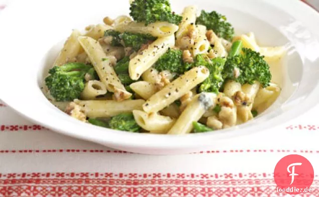 Brokkoli, Walnuss und Blauschimmelkäse Pasta