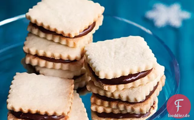 Schokoladen-Haselnuss-Ausschnittskekse (Nocciolini)