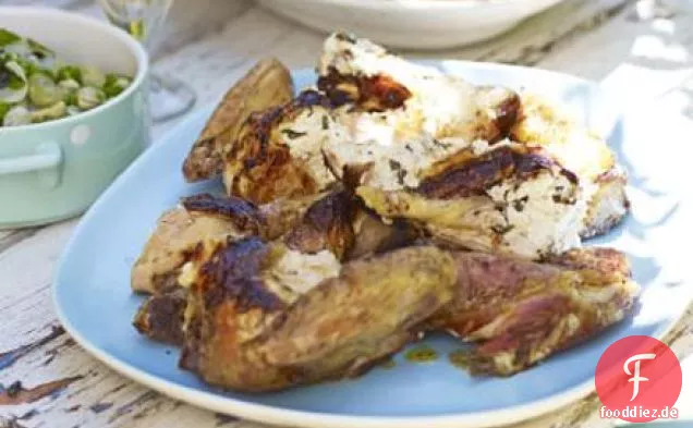 Spatchcocked Huhn mit Weichkäse & Basilikum