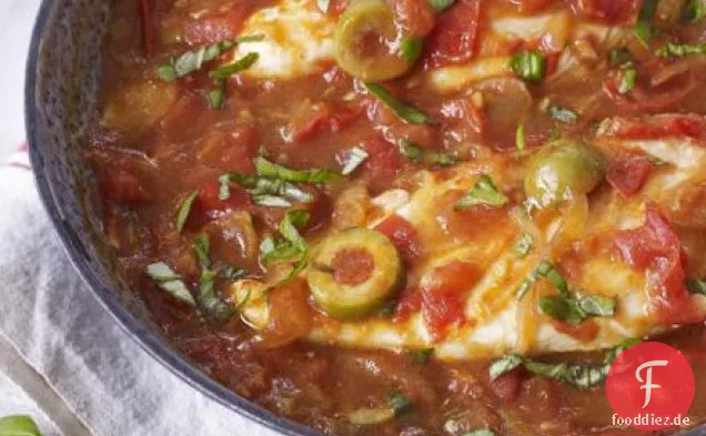 Gebratenes Hähnchen mit Tomaten-Oliven-Sauce