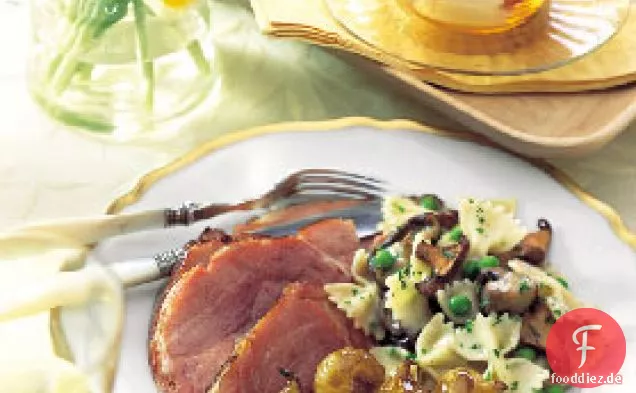 Balsamico- und Dijon-glasierter Schinken mit gerösteten Perlzwiebeln