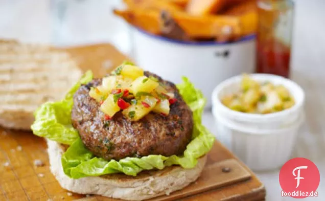 Skinny Thai Burger mit Süßkartoffelchips & Ananas Salsa