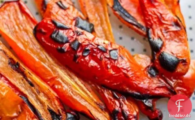 Muhammara gerösteter roter Pfeffer & Walnuss Dip mit gewürzter Tortilla