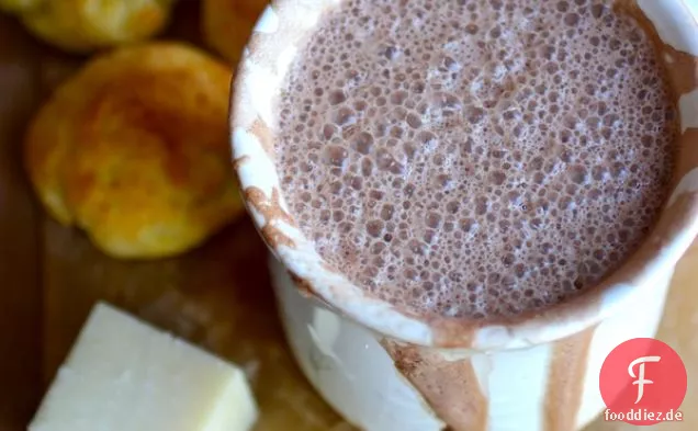 Heiße Schokolade nach kolumbianischer Art (Chocolate Caliente)