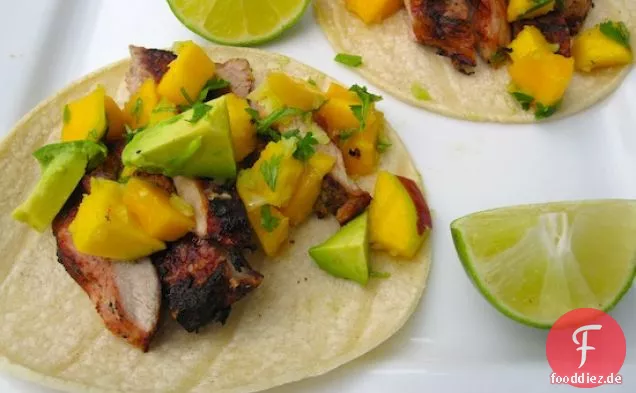 Schweinefleisch-Tacos mit Mango-Avocado-Salsa